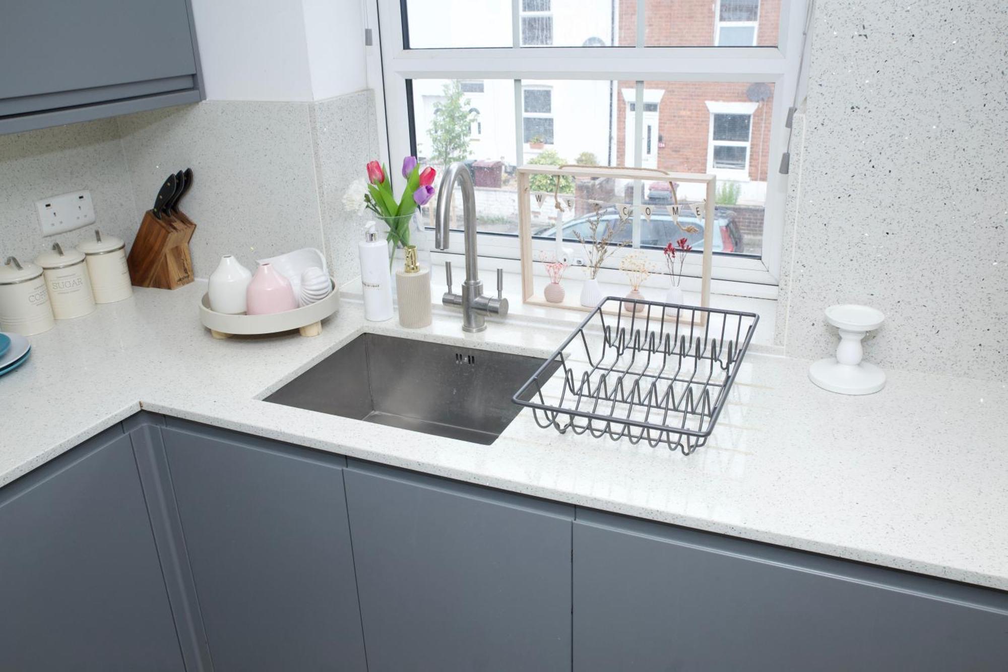 רדינג Spacious Modern 2 Bed Flat In City Centre מראה חיצוני תמונה