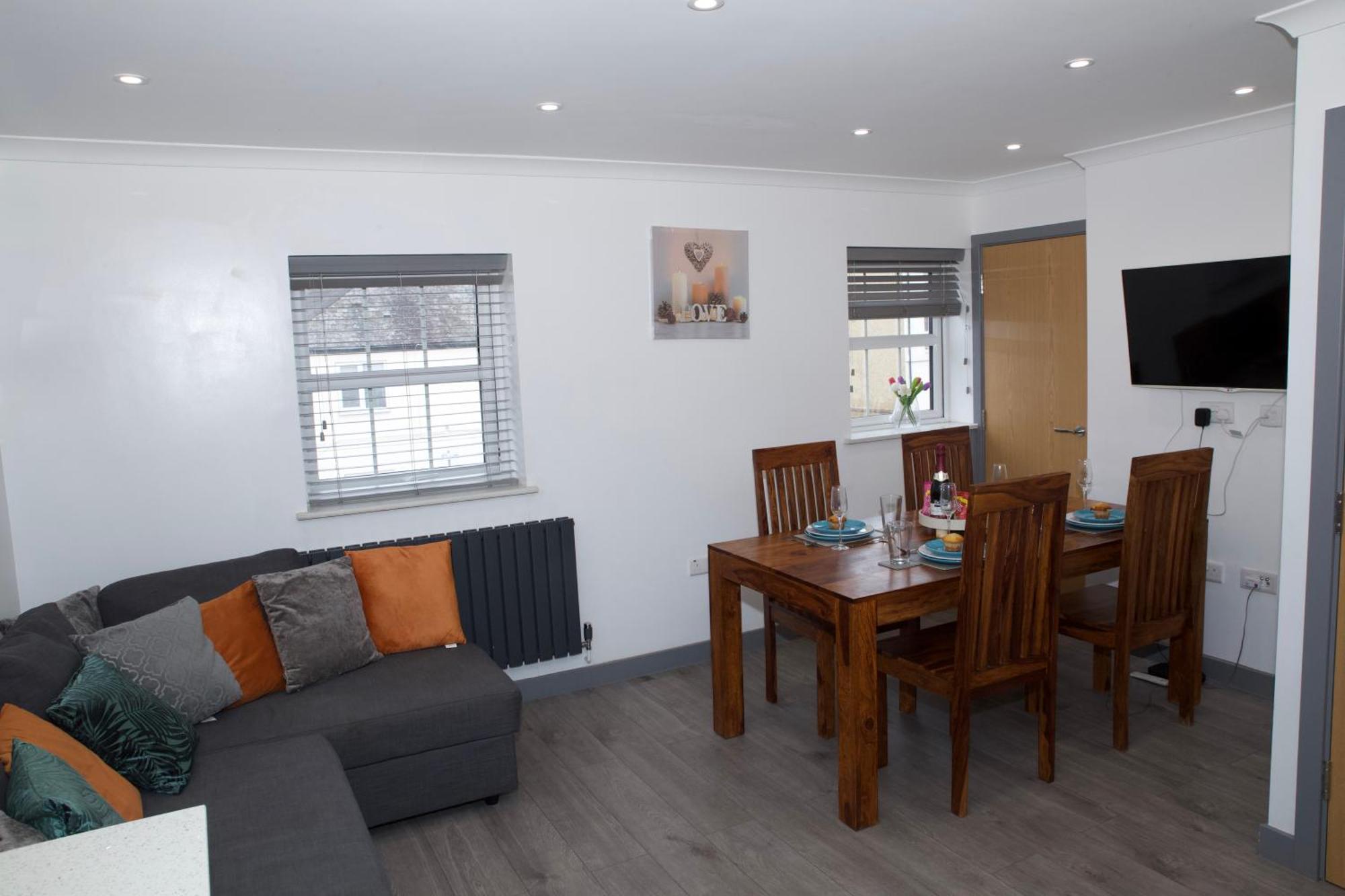 רדינג Spacious Modern 2 Bed Flat In City Centre מראה חיצוני תמונה