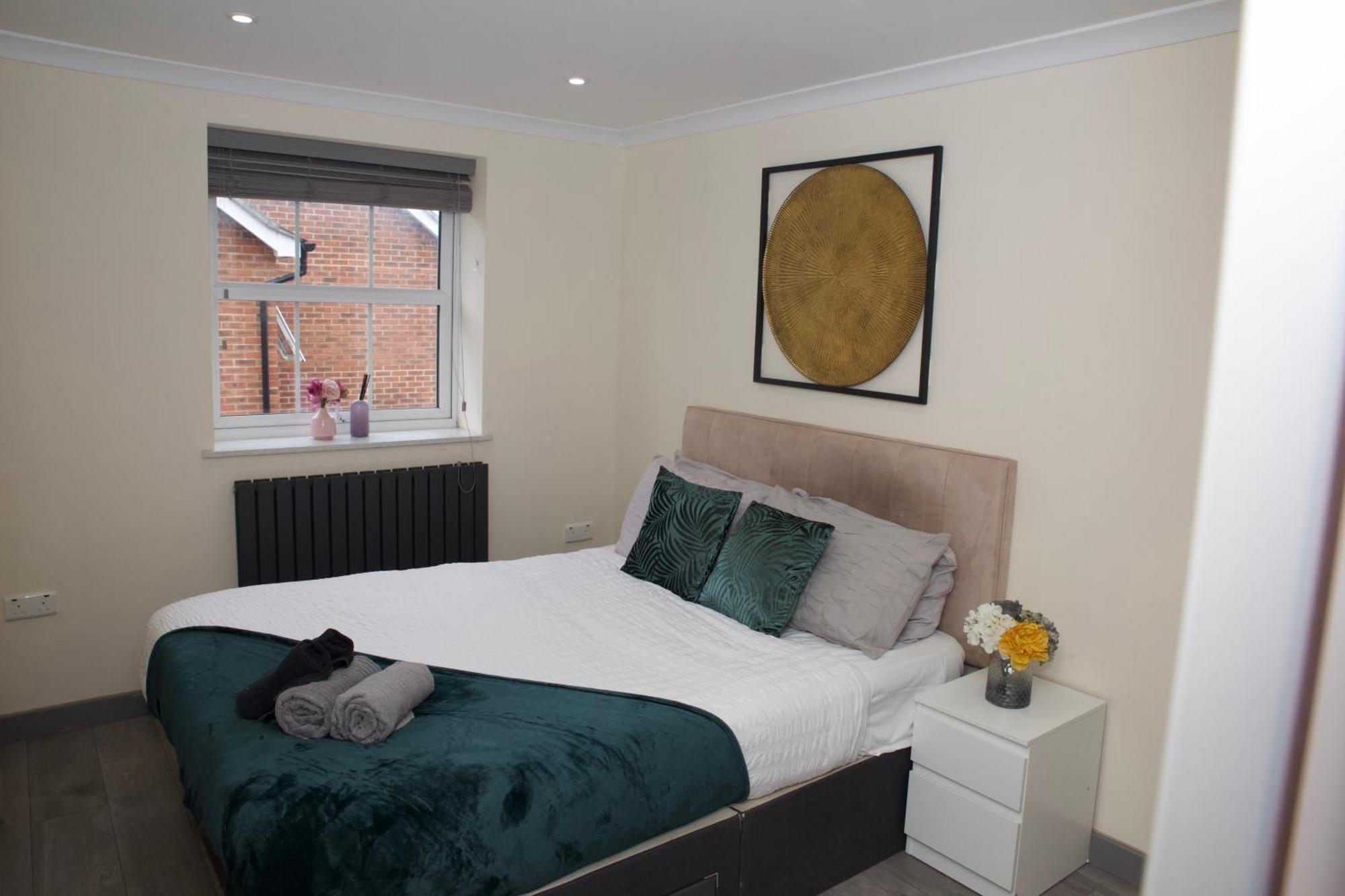 רדינג Spacious Modern 2 Bed Flat In City Centre מראה חיצוני תמונה